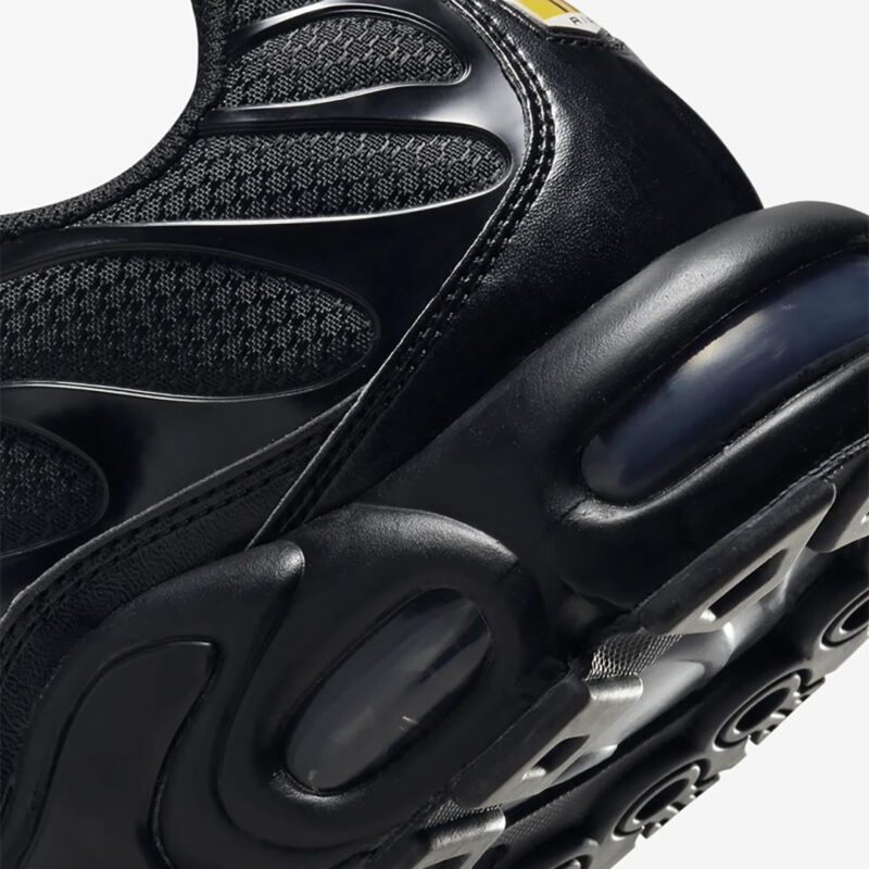 Nike Air Max Plus TN Black  604133-050 – Image 2